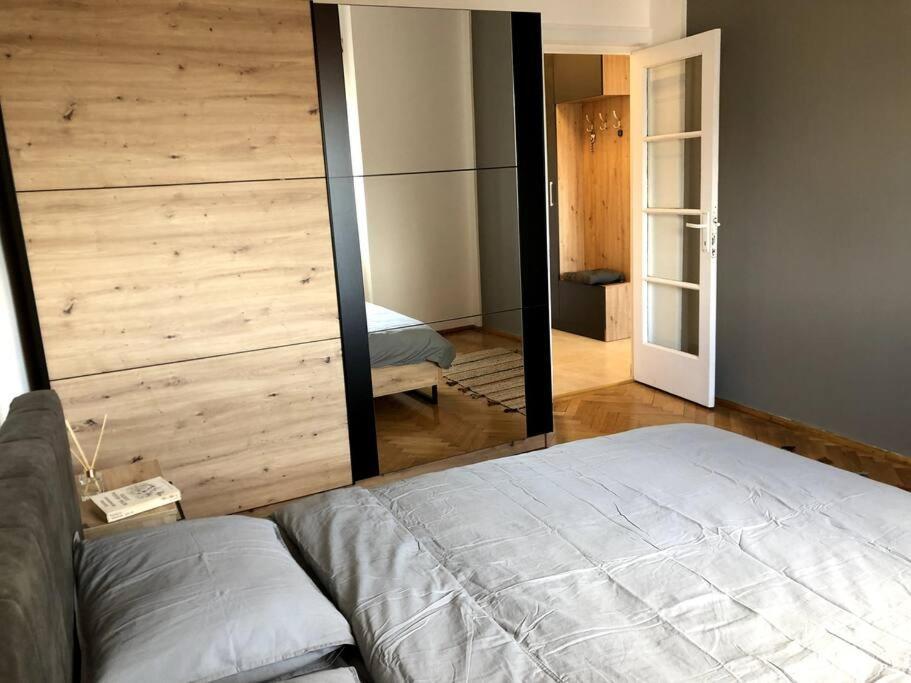 Lovely Studio Бухарест Экстерьер фото